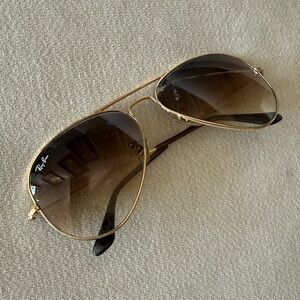 Ray-Ban Gold Aviator Sunglasses with Brown Gradient Lenses